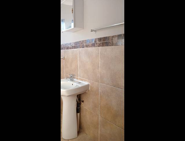 2 BEDROOM FREESTANDING FOR SALE IN HIGH RIDGE